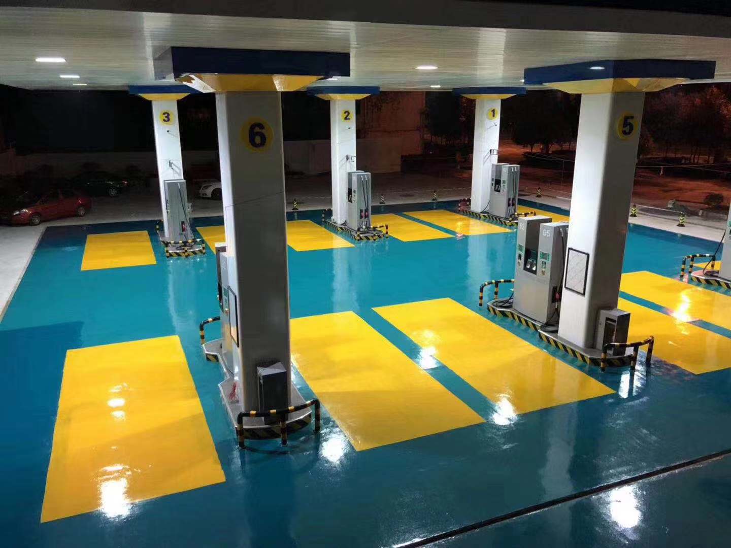 加油站彩色地面